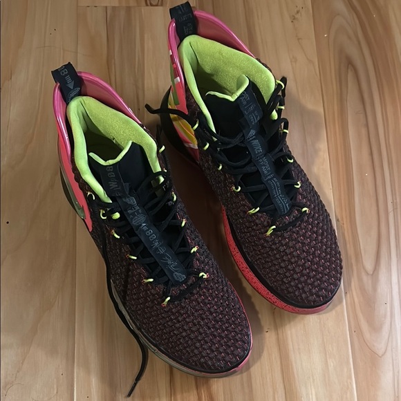Nike Brown and Pink Sneakers with Breathable Design. LeBron 17 - Picture 1 of 8